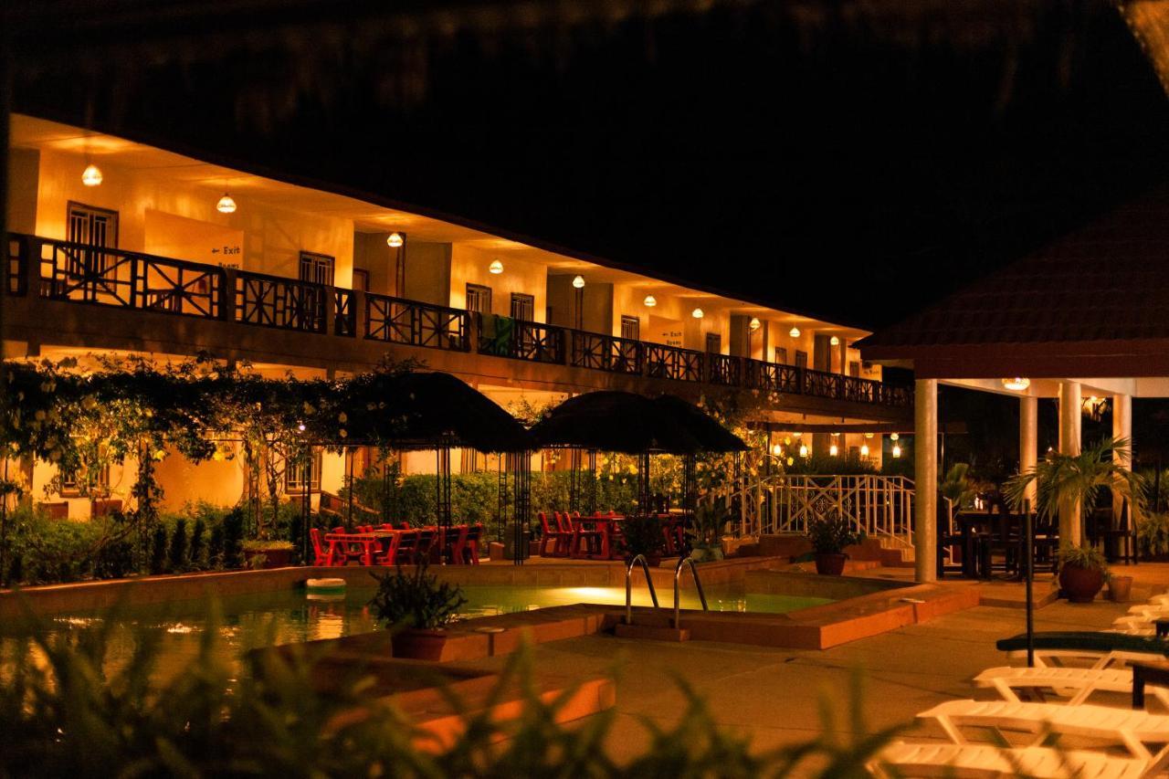 Bamboo Garden Hotel Serrekunda Eksteriør billede