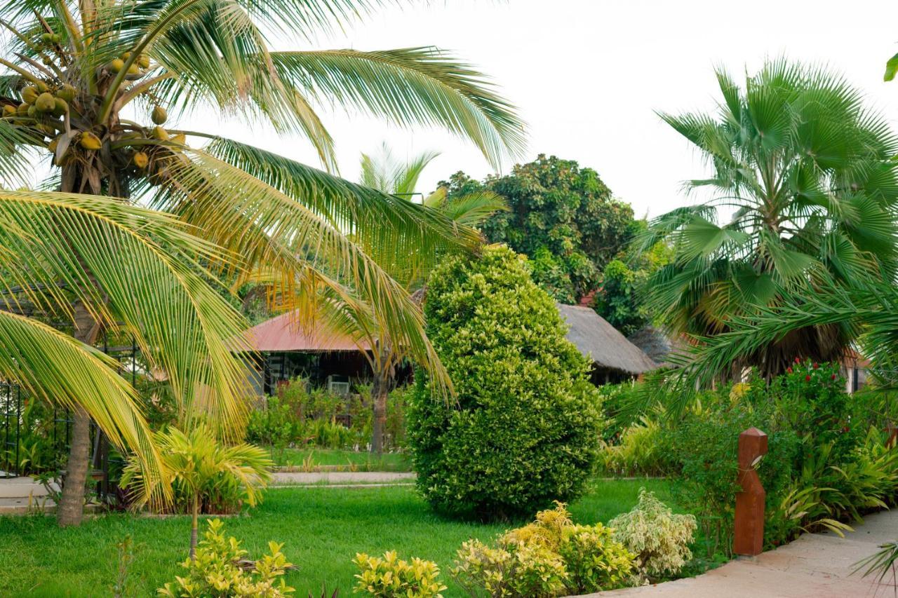Bamboo Garden Hotel Serrekunda Eksteriør billede