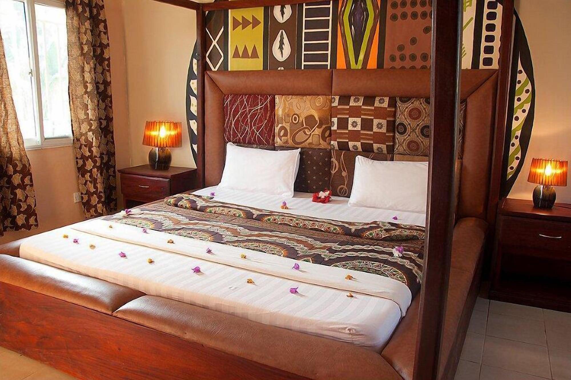 Bamboo Garden Hotel Serrekunda Eksteriør billede